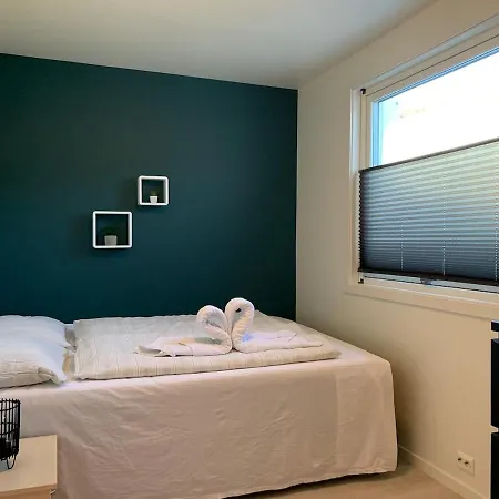 Elegant Townhouse, Breathtaking Views And Free Parking *