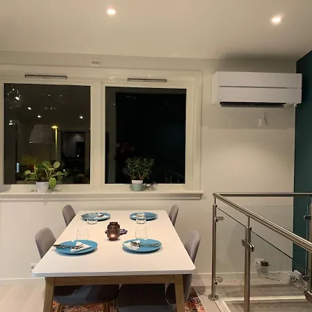 Elegant Townhouse, Breathtaking Views And Free Parking * 올레순