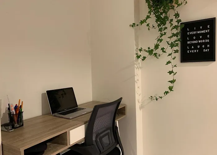 Apartamento Elegant Townhouse, Breathtaking Views And Free Parking