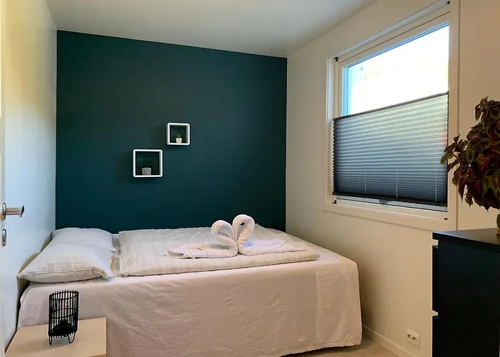 Elegant Townhouse, Breathtaking Views And Free Parking *